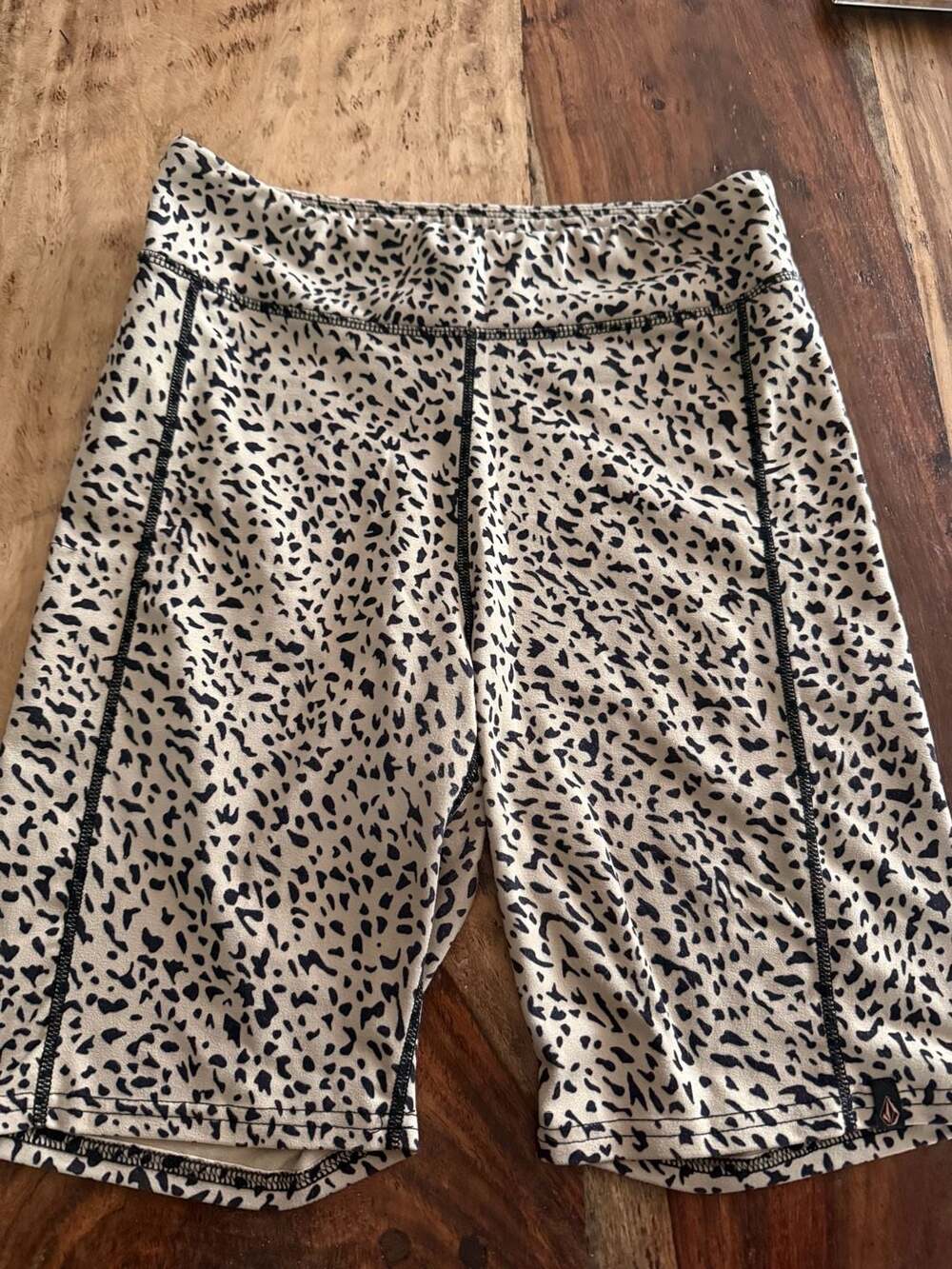 Volcom Lived In Lounge Cheetah Leopard Print Biker Shorts Size Medium
